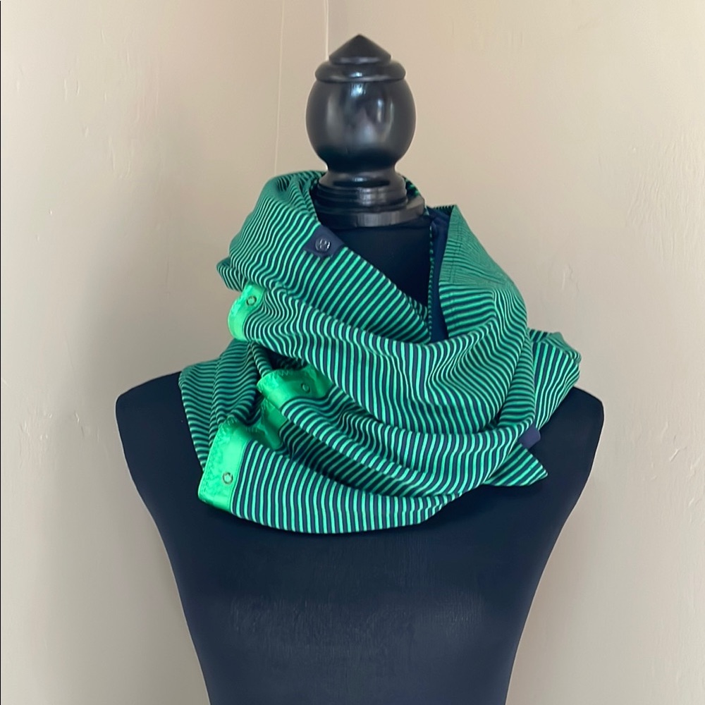 Lululemon Vinyasa Scarf *Rulu
Hyper Stripe Green Bean / Inkwell - Picture 10 of 11